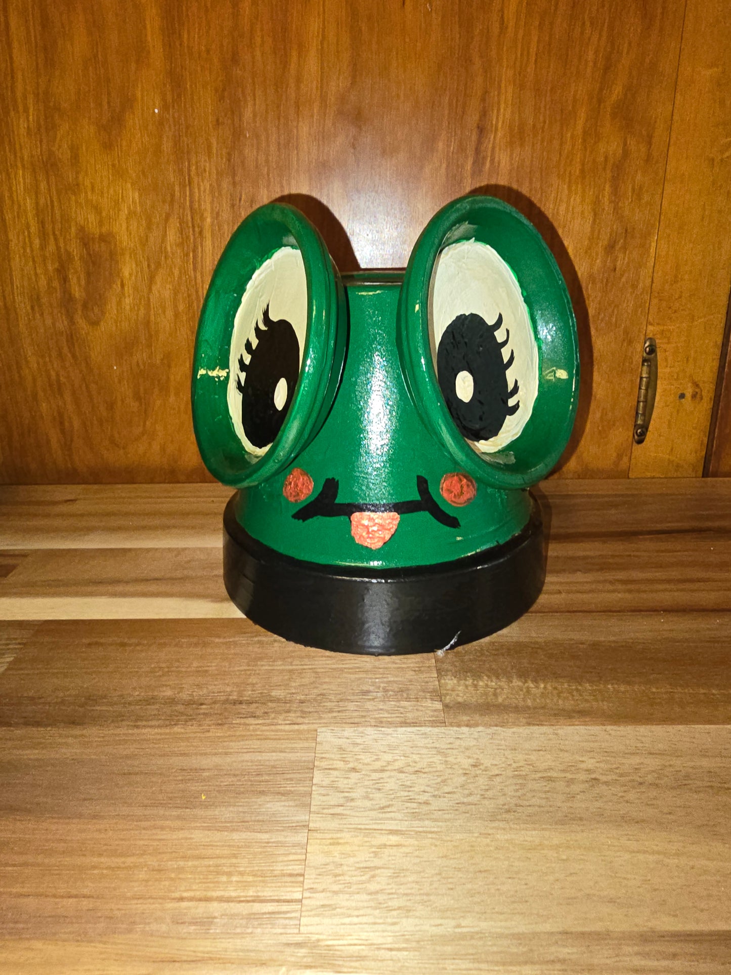Frog yard light 4