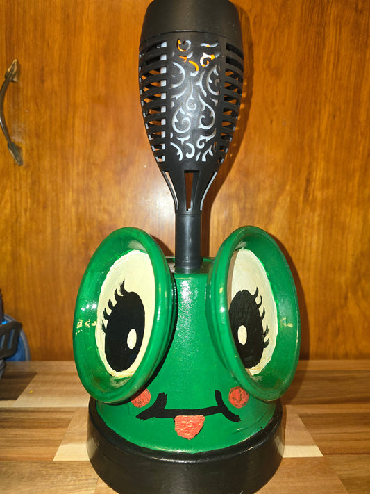 Frog yard light 4
